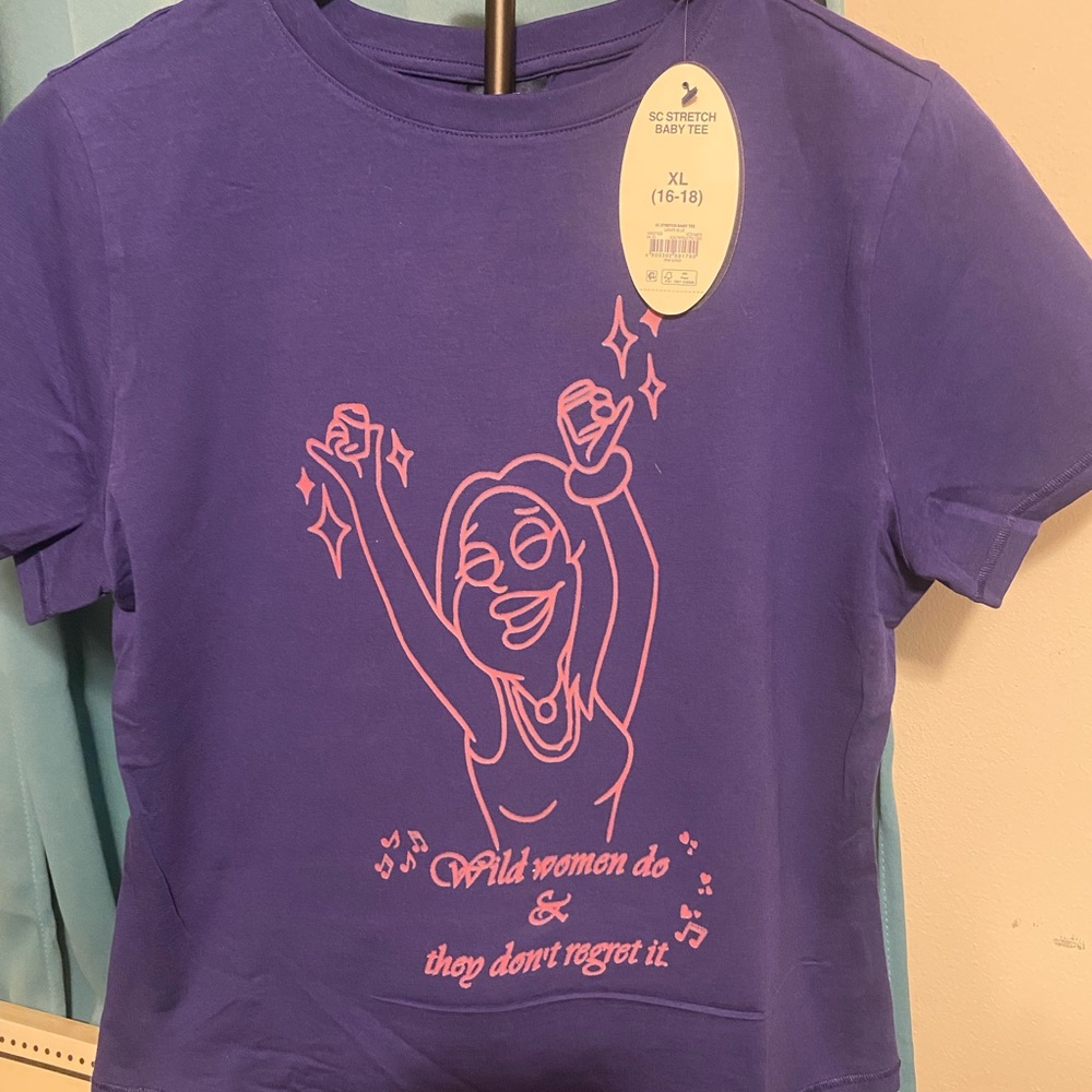 NWT!  FRANCINE- WILD WOMEN SHIRT- AMERICAN DAD - Picture 4 of 6